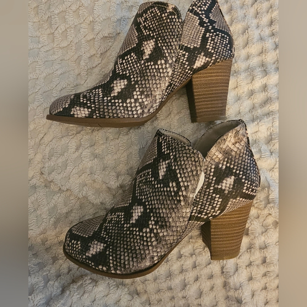 Fergalicious booties Brand New size 7